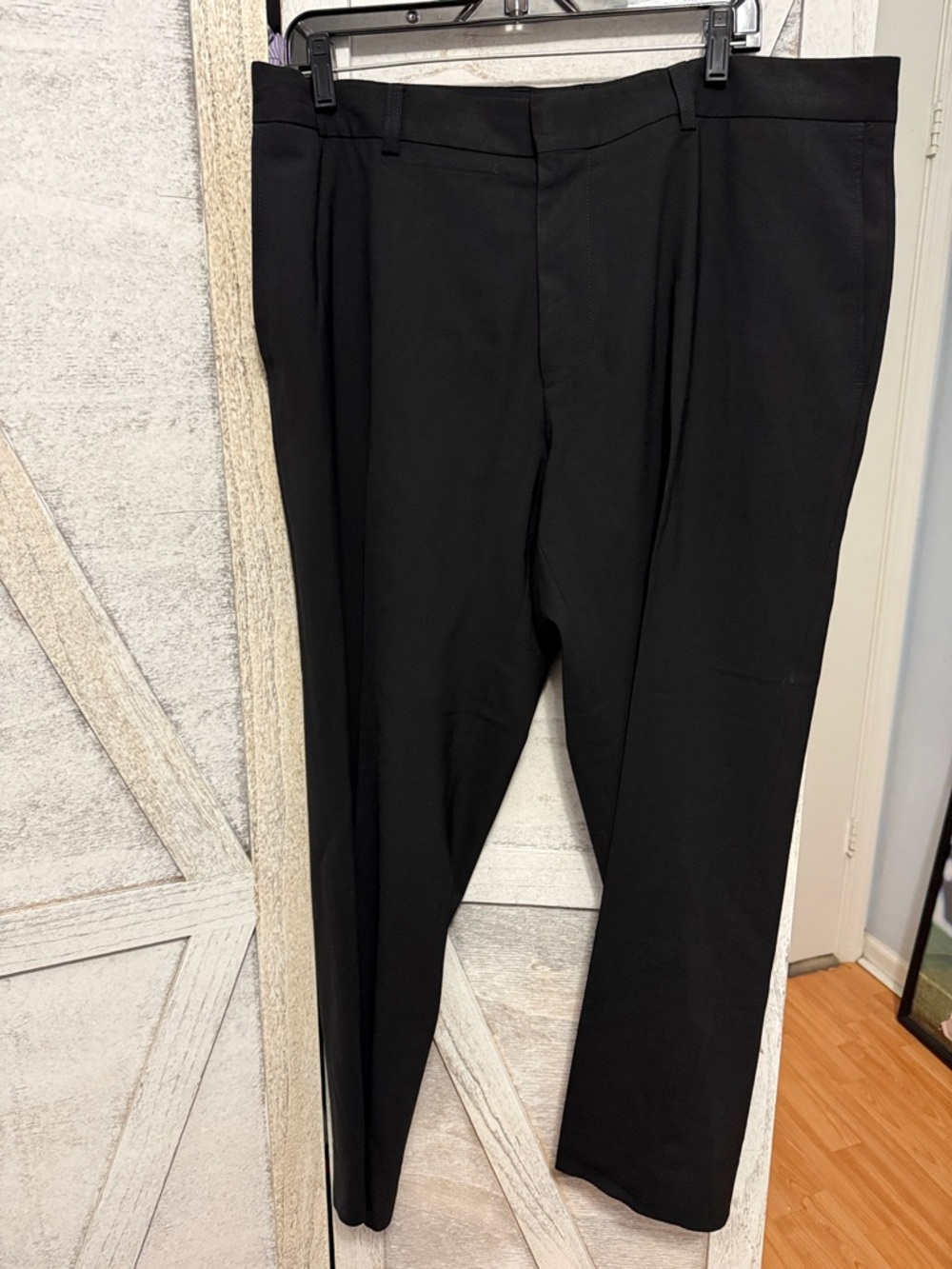 Hugo Boss Men's Black Dress Trousers – Flat Front